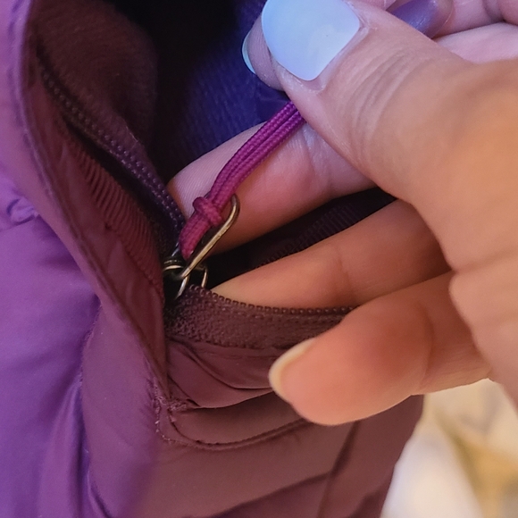 North Face puffer jacket - Picture 4 of 9